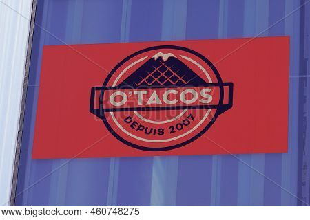 Bordeaux , Aquitaine  France - 08 31 2022 : O`tacos Logo Brand And Text Sign Restaurant Specialized 