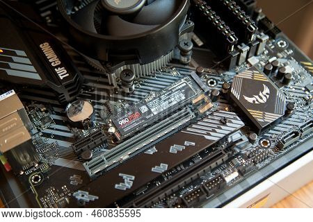 Enjoy Exceptional Performance With The Asus Tuf Gaming B450m Pro S Gaming Black Motherboard. August 
