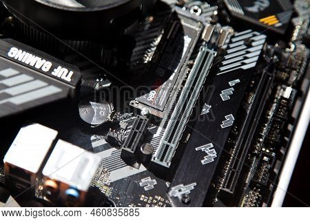 Enjoy Exceptional Performance With The Asus Tuf Gaming B450m Pro S Gaming Black Motherboard. August 