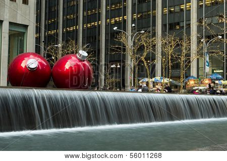 Giant Christmas Ornaments In Nyc