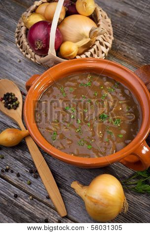 French onion soup / Soupe à l'oignon