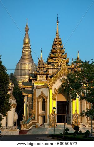 Shwedagon Pagoda , Yangon.