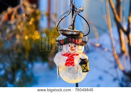 icy snowman light