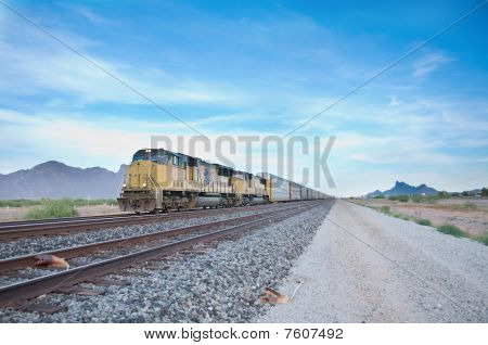 motor del ferrocarril en desierto desierto de Arizona
