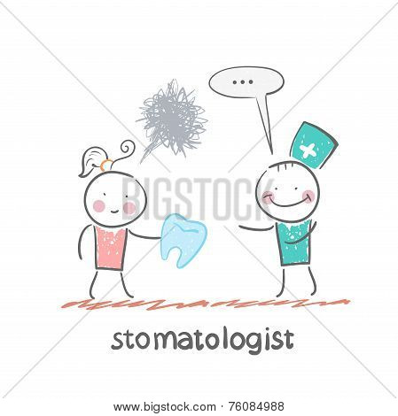stomatologist says to the patient, who is holding a bad tooth