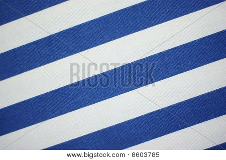 Átlós kék és fehér
