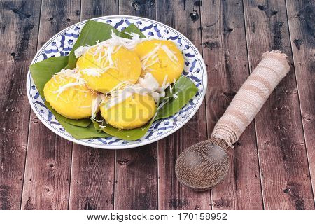 Toddy Palm Cake Topped Roll Coconut .