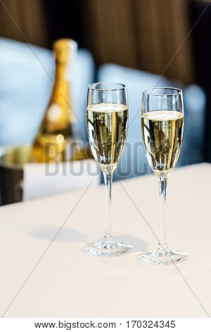 champagne glasses