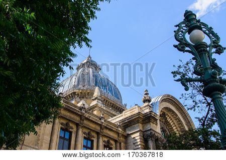The center of Bucharest. Sights. Bank building