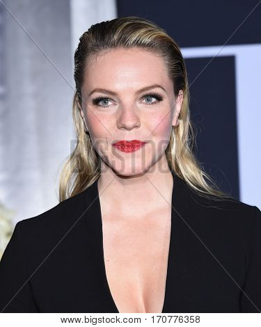 LOS ANGELES - FEB 02:  Eloise Mumford arrives to the 