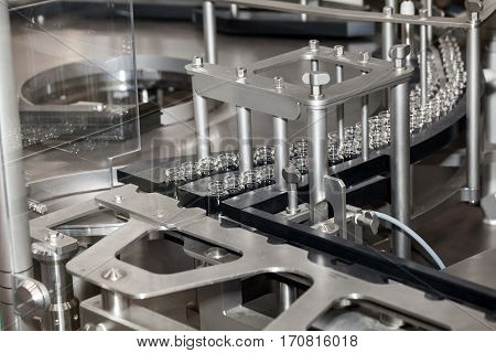 Steriline isolators equipment, robotic asepting compounding system