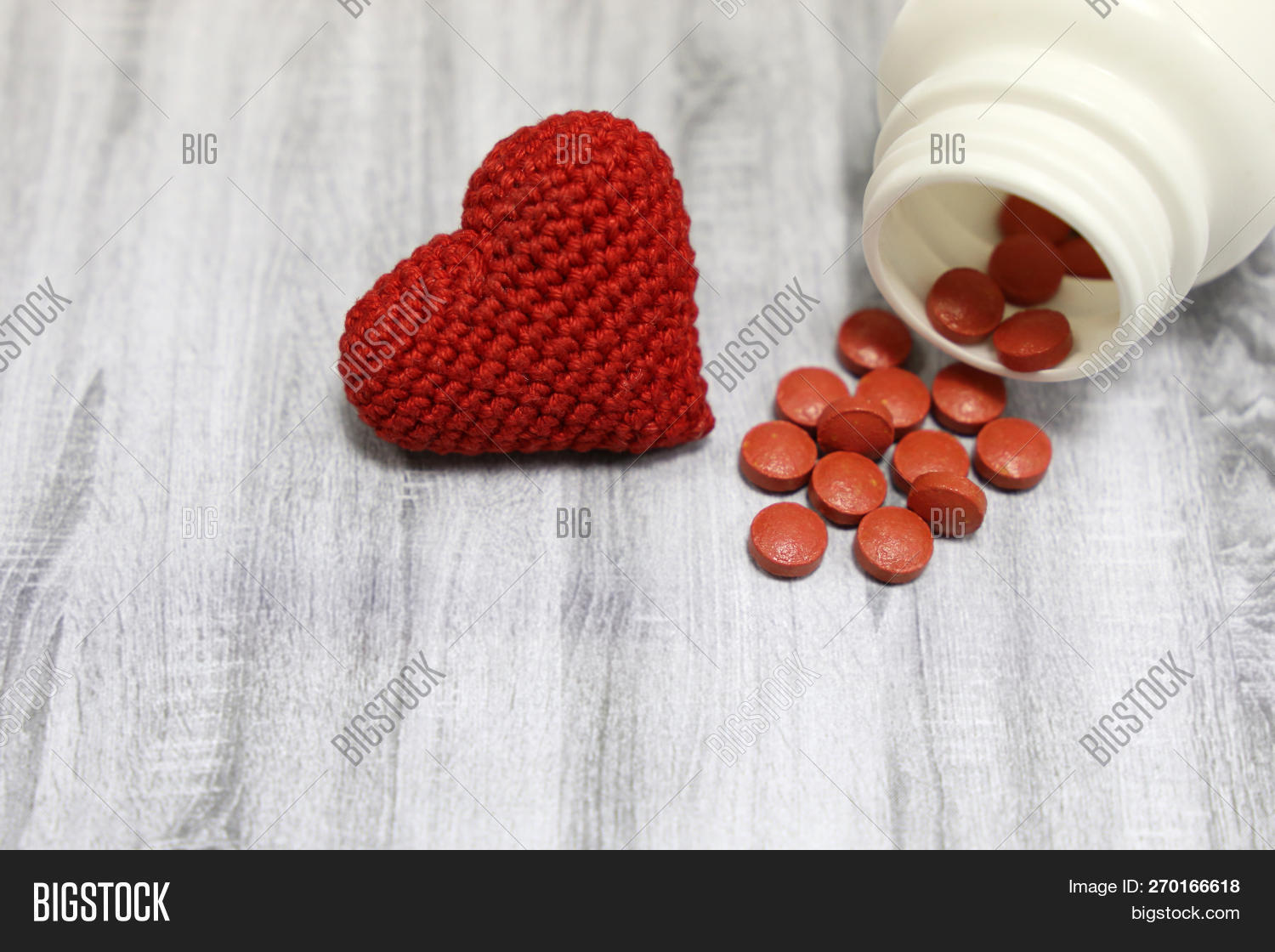 Таблетки то сердца. Аспирин сердечки. Препараты от боли в сердце. Таблетки то сердца. Коронаритм эвалар.