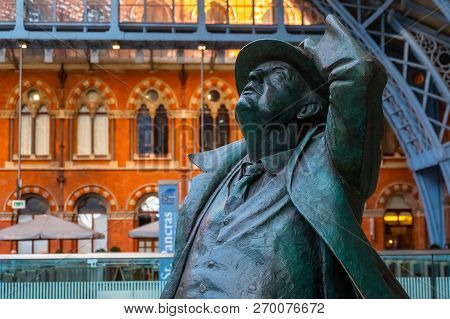 London, Uk - May 14 2018: The Betjeman Statue Of Sir John Betjeman The Man Who Save St. Pancras Stat