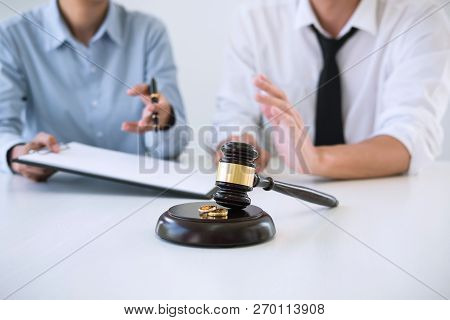 Contract Decree Of Divorce (dissolution Or Cancellation) Of Marriage, Husband And Wife During Divorc