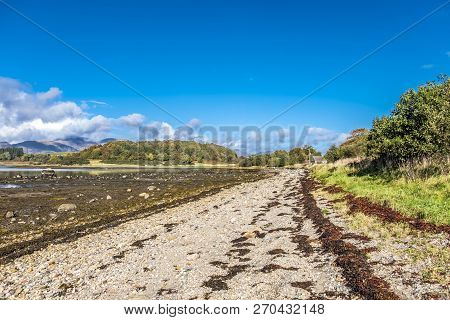 Beautiful Gravel Beach Close To Castle Stalker In Autumn On The Low Tide Near Port Appin, Argyll - S