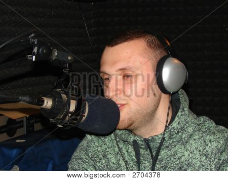 DJ s telefonem a Mike