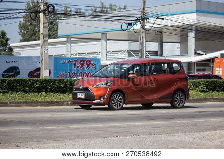 Toyota Sienta Mini Mpv Van.