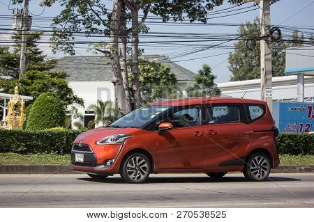 Toyota Sienta Mini Mpv Van.