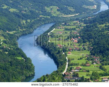 แม่น้ำ Drina
