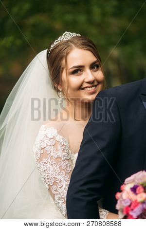Beautiful Bride In Pakr On The Wedding Day