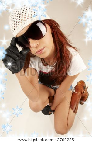 Cool pige i store solbriller