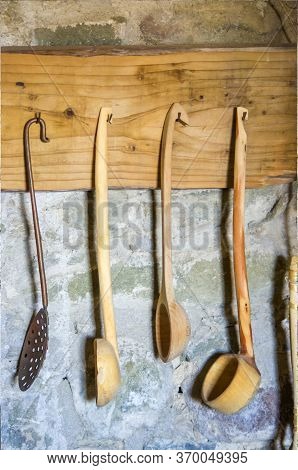Ancient Cuisine, Cooking Tools And Medieval Medicine
Traditional Tools Of The Ancient Kitchen, Cooki