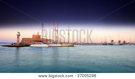 Rhodos Griechenland bei Sonnenuntergang
