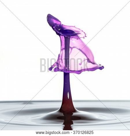 Beautiful Abstract Unique Water Drop Splash Photography Images With Vibrant Colorful Water Collision