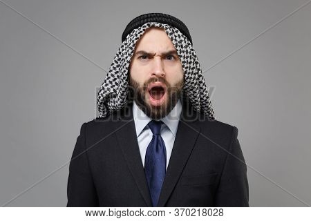 Shocked Young Bearded Arabian Muslim Businessman In Keffiyeh Kafiya Ring Igal Agal Classic Black Sui