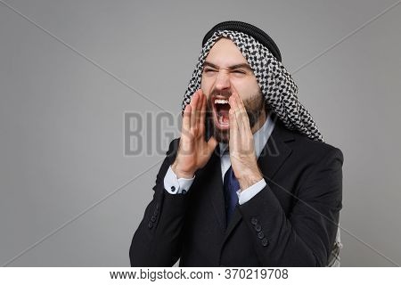 Crazy Bearded Arabian Muslim Businessman In Keffiyeh Kafiya Ring Igal Agal Classic Black Suit Shirt 