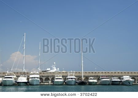 Antibes přístav
