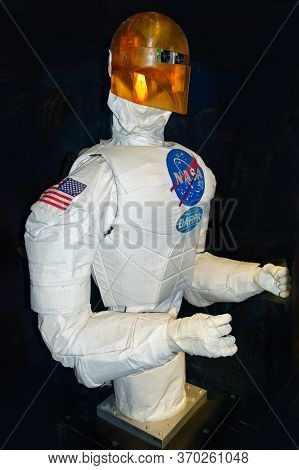 Washington, D.C., USA - November 11, 2017: Humanoid robot Robonaut 1, designed by NASA in a collaborative effort with DARPA, displayed in the Smithsonian National Air and Space Museum.