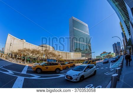 New York, Usa-march 7, 2020: Traffic On 1st Avenue, East Midtown Of Manhattan. In Background Is The 