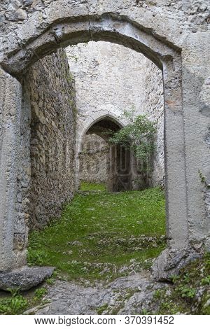 Old Ruined Gallenstein Castle, Narrow Entrance To The Stone Citadel. Municipality Of Sankt Gallen,  