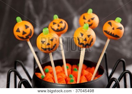 Jack-o-lantern torta bukkan