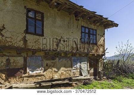 Staro Stefanovo, Bulgaria - April 9, 2014: Old Houses At Historical Village Of Staro Stefanovo, Love