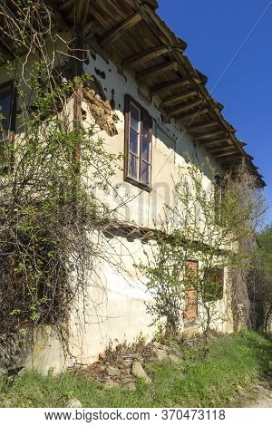 Staro Stefanovo, Bulgaria - April 9, 2014: Old Houses At Historical Village Of Staro Stefanovo, Love