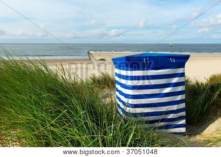 Stribet strandstol på ø Borkum