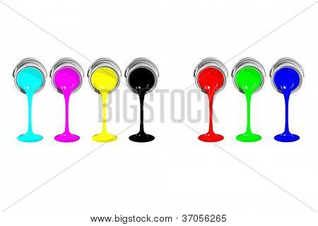在白色背景上的孤立的 CMYK 和 RGB 油漆罐