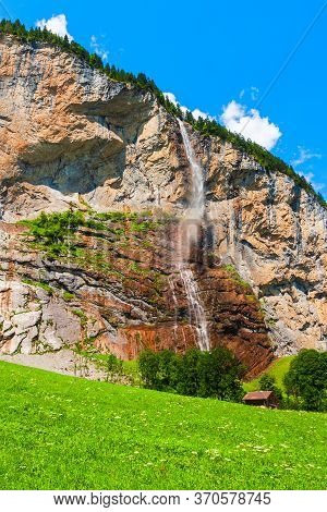 Staubbachfall Wasserfall Waterfall In Lauterbrunnen Valley In The Interlaken District In The Bern Ca