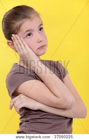 Bambina annoiato.