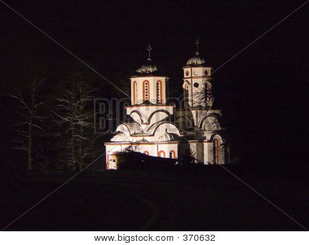 Kirche in Nacht