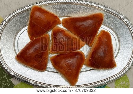 Arab / Brazilian Cuisine - Close-up Of Delicious Homemade Esfihas In Aluminum Tray. Isolated On Flor