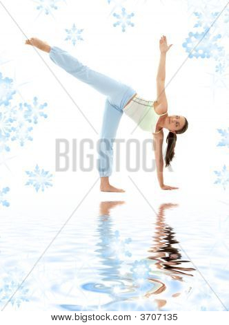 Ardha Chandrasana mezza luna posa