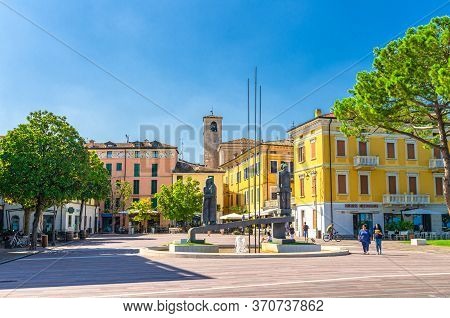 Desenzano Del Garda, Italy, September 11, 2019: Martyrs Of The Resistance Monument On Piazza Cappell