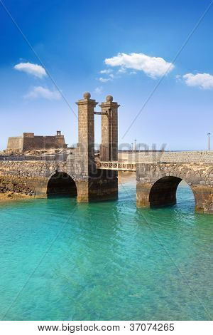 Arrecife Lanzarote Castillo San Gabriel Burg und Puente de Las Bolas Brücke