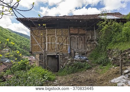 Pirin, Bulgaria -  May 2, 2014: Old Houses From The Nineteenth Century In Village Of Pirin, Blagoevg
