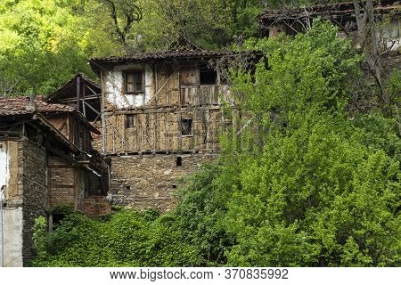 Pirin, Bulgaria -  May 2, 2014: Old Houses From The Nineteenth Century In Village Of Pirin, Blagoevg