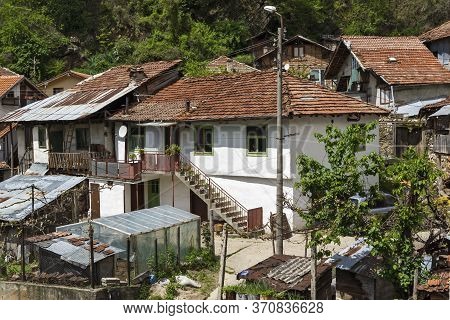 Pirin, Bulgaria -  May 2, 2014: Old Houses From The Nineteenth Century In Village Of Pirin, Blagoevg