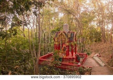 Thailand Chiang Saen Wat Phra That Chom Kitti